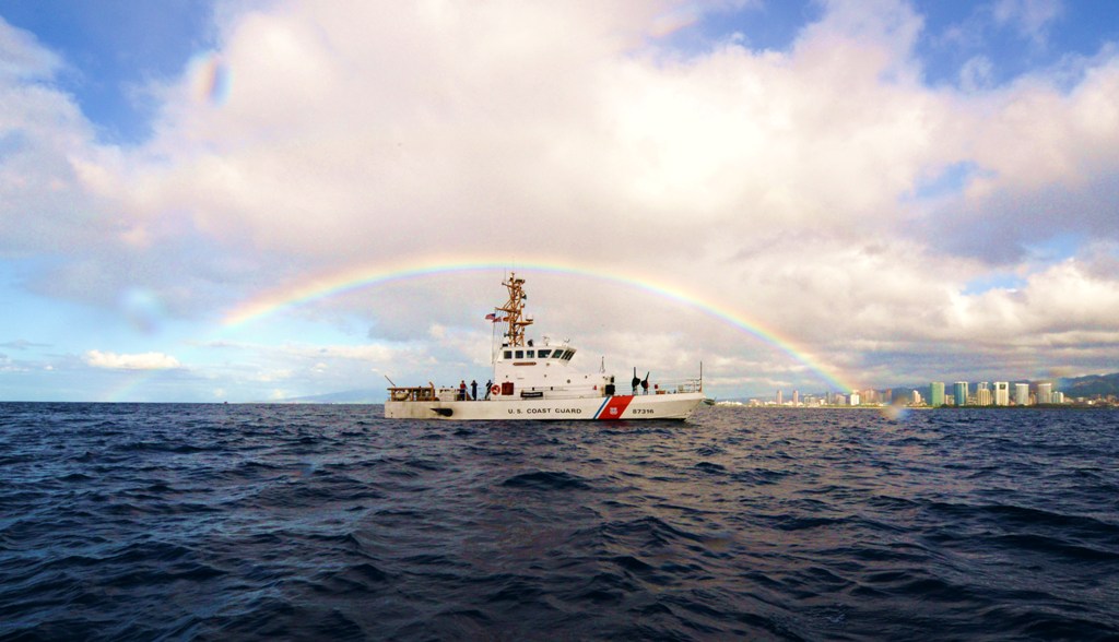 CGC Kittiwake underway at sea